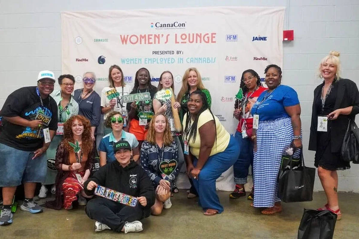 CannaCon Women's Lounge community gathering