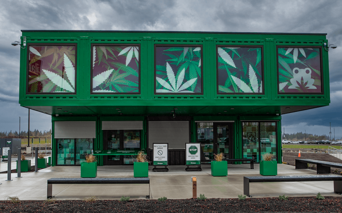 An image of the Q’anápsu dispensary in Vancouver Washington. Q’anápsu is located within the Cowlitz Indian Reservation, where it is led with pride by the Cowlitz Tribe.
