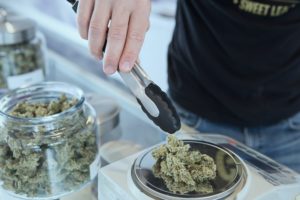 cannabis rules for out-of-state buyers, out-of-state medical cannabis, can out-of-state visitors buy cannabis, can non-residents buy cannabis